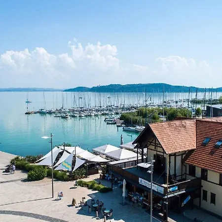 In Balatonfuered/balaton 27839 Apartment Balatonfured